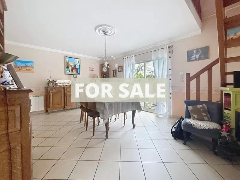 Detached House with Landscaped Garden