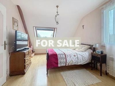 Detached House with Landscaped Garden