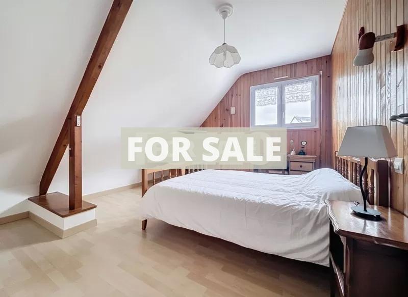 Detached House with Landscaped Garden