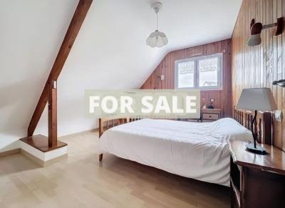 Detached House with Landscaped Garden