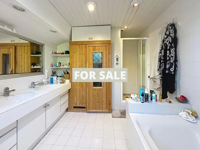 Very Impressive Detached House with Many Features