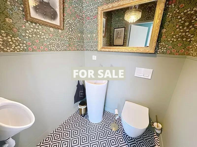 Detached House with Pool close to the Coast