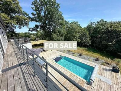 Detached House with Pool close to the Coast