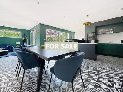 Detached House with Pool close to the Coast