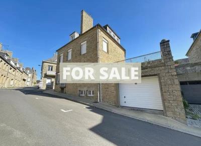 Town House With Courtyard