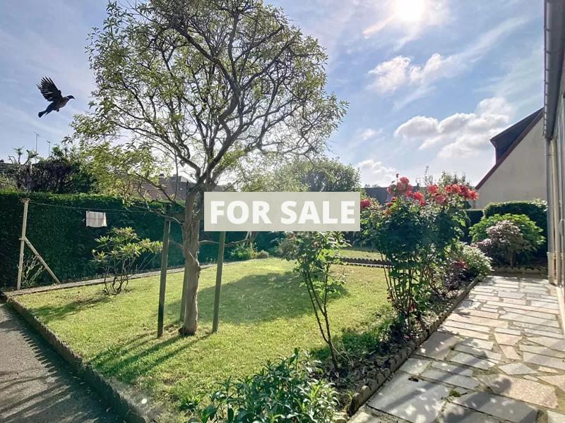 Detached House with Garden