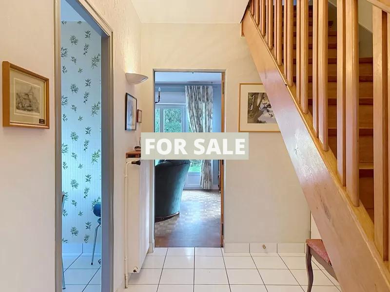 Traditional House with Garden