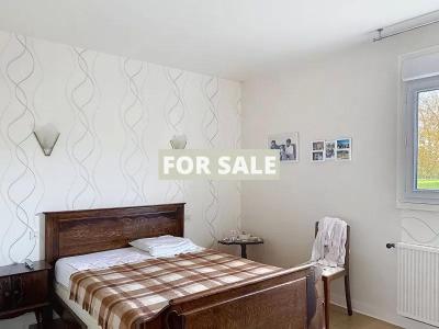 Traditional House with Garden