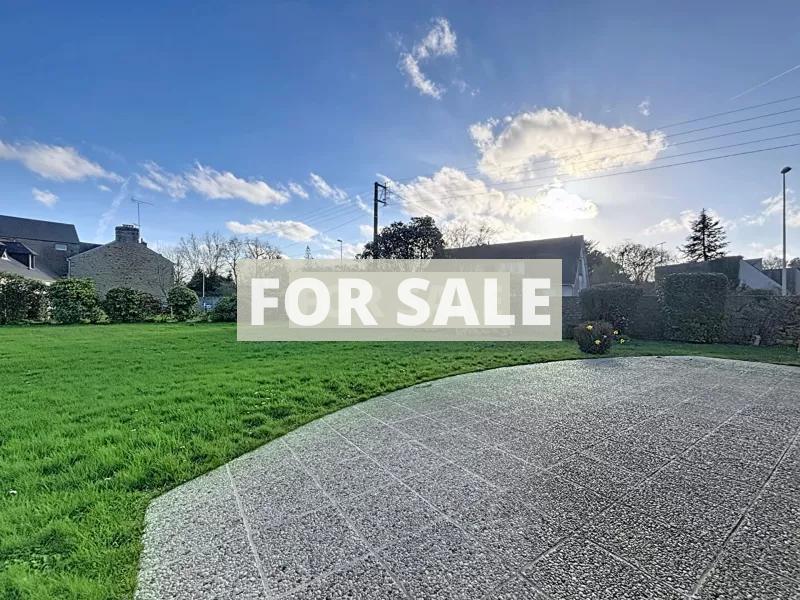 Detached House with Landscaped Garden