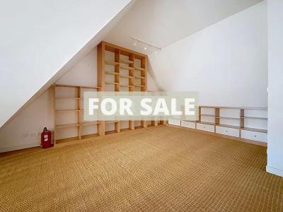 Detached Villa with Swimming Pool