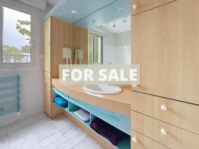 Detached Villa with Swimming Pool