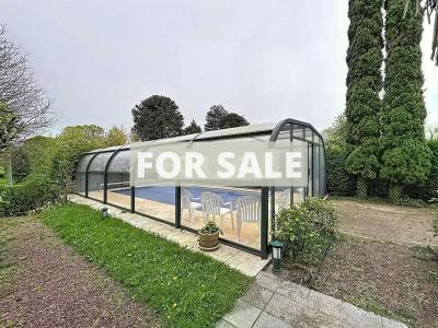 Detached Villa with Swimming Pool