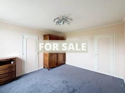 Detached Villa with Swimming Pool