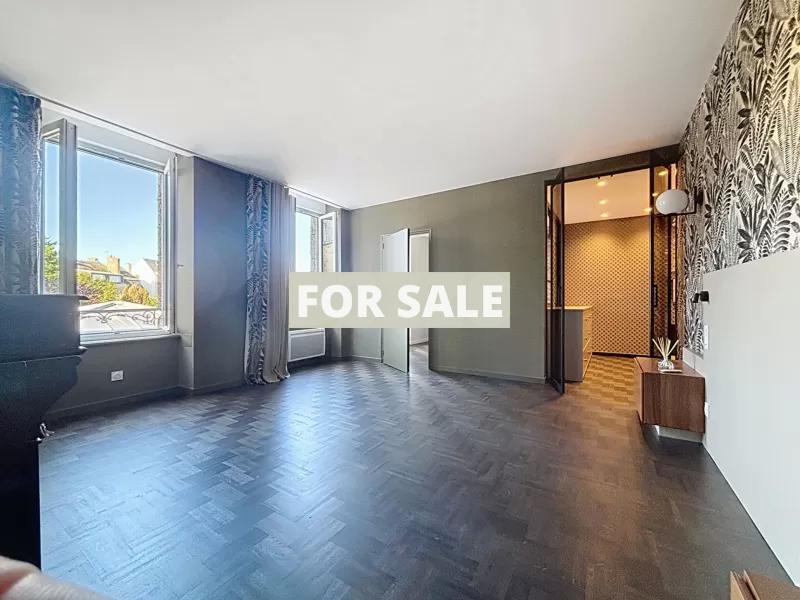 Traditiional House with Uber Contemporary Update