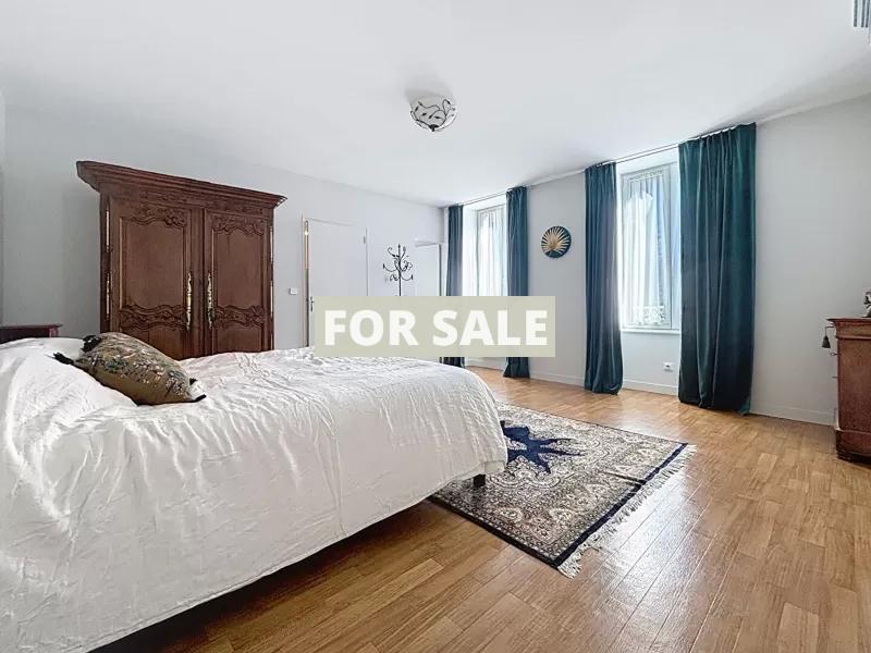 Traditiional House with Uber Contemporary Update