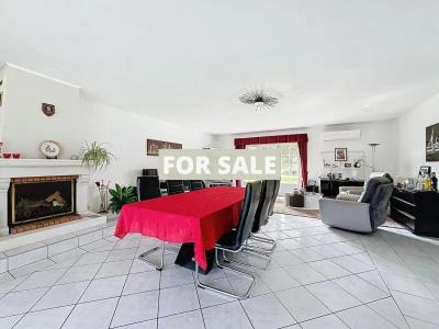 Detached Country House with Landscaped Garden