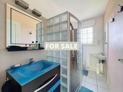 Detached Country House with Landscaped Garden