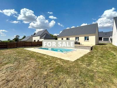 Modern Detached House with Swimming Pool
