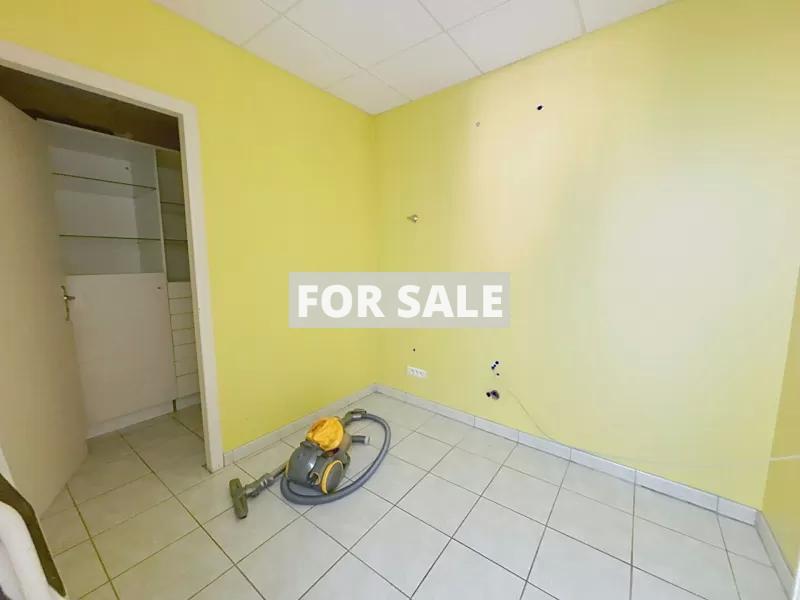 Contemporary Detached House with Landscaped Garden