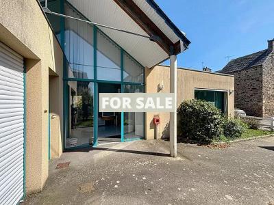 Contemporary Detached House with Landscaped Garden
