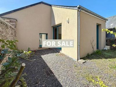 Contemporary Detached House with Landscaped Garden