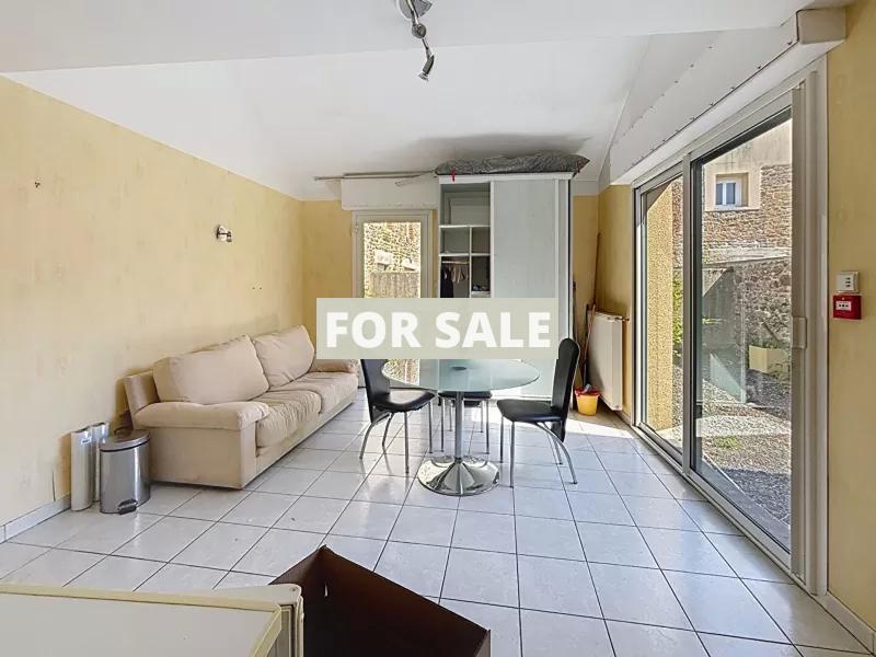 Contemporary Detached House with Landscaped Garden