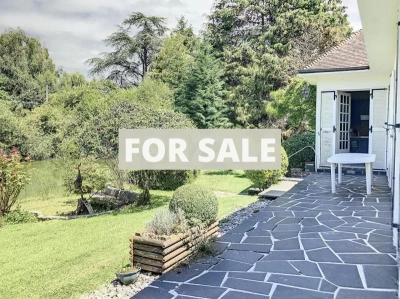 Period Property with Landscaped Garden and Pond