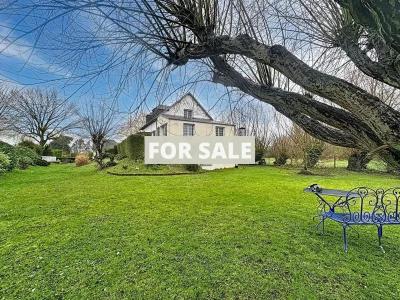 Detached House with Garden Footsteps from the Beach