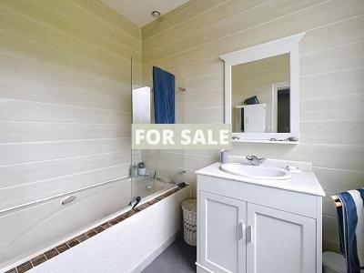 Detached House with Garden Footsteps from the Beach