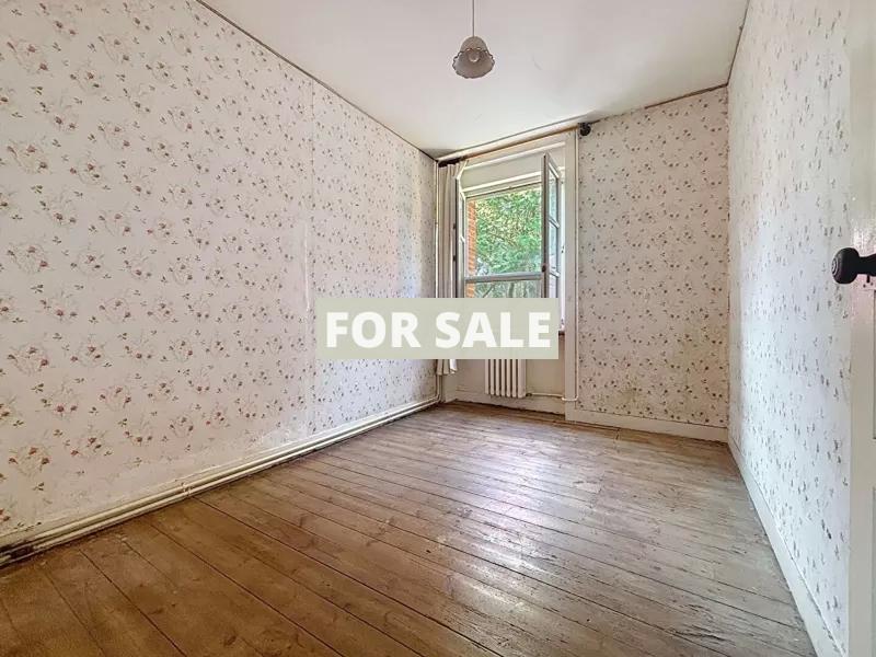 Detached House with Garden by the Coast