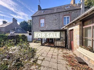 Detached House with Garden by the Coast