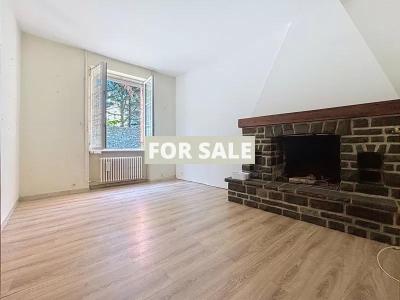 Detached House with Garden by the Coast