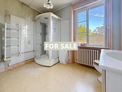 Detached House with Garden by the Coast