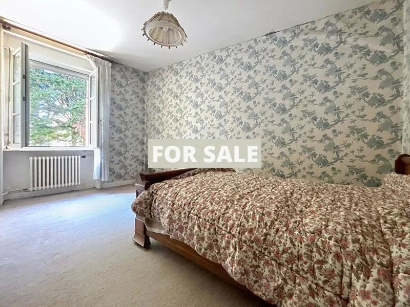 Detached House with Garden by the Coast