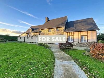 Detached Country House with Landscaped Garden