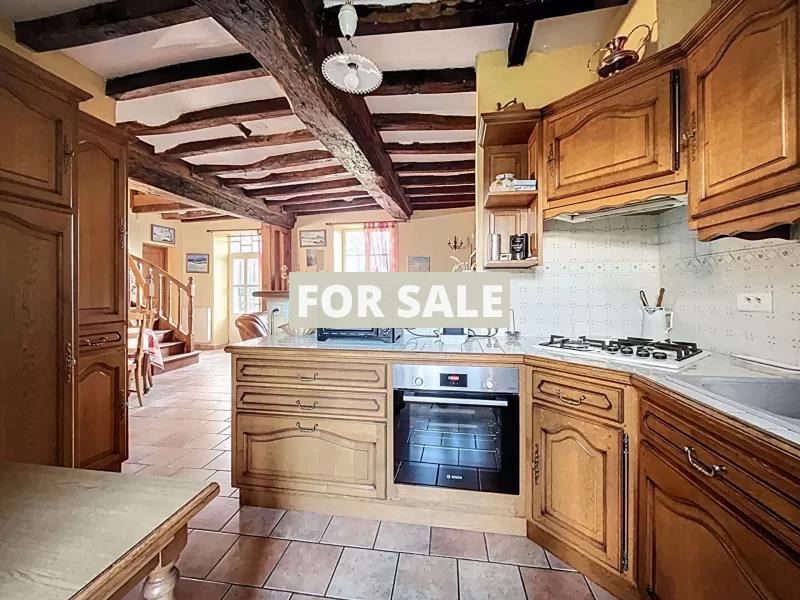 Detached Country House with Landscaped Garden