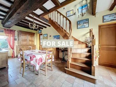 Detached Country House with Landscaped Garden