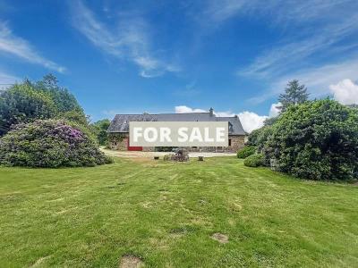 Detached Country House with Outbuilding