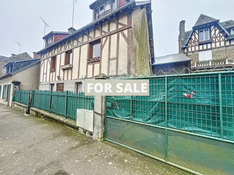 Main Photo of a 2 bedroom  House for sale