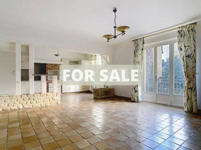 Building For Sale in Rural Village, Lots of Potential