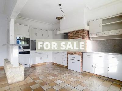 Building For Sale in Rural Village, Lots of Potential