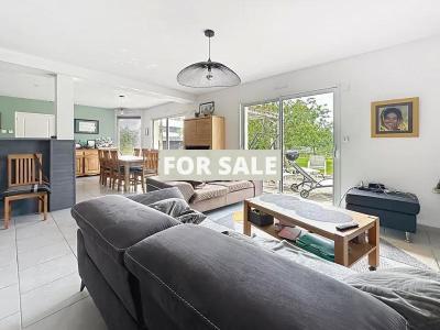 Detached Country House With Open Views and Outbuildings