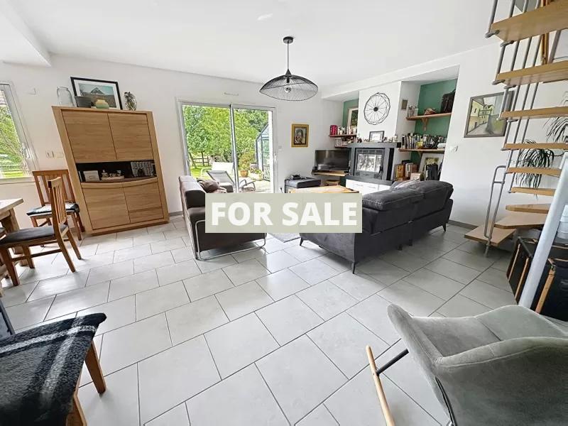 Detached Country House With Open Views and Outbuildings