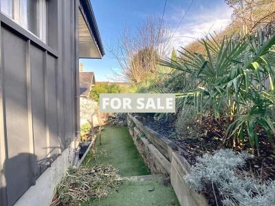 Detached House with Garden by the Coast