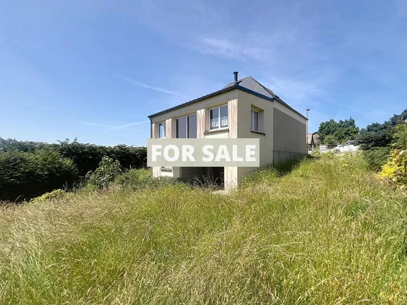 Detached House With Open Views and Outbuildings