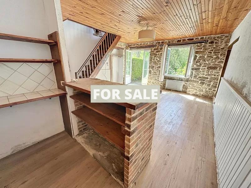 Detached Country House with Outbuilding