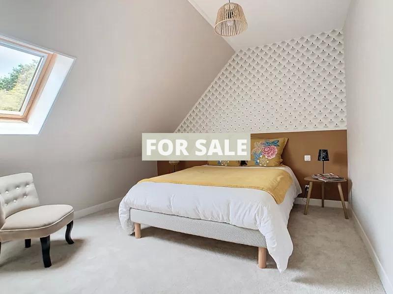 Detached House with Garden Close to the Coast