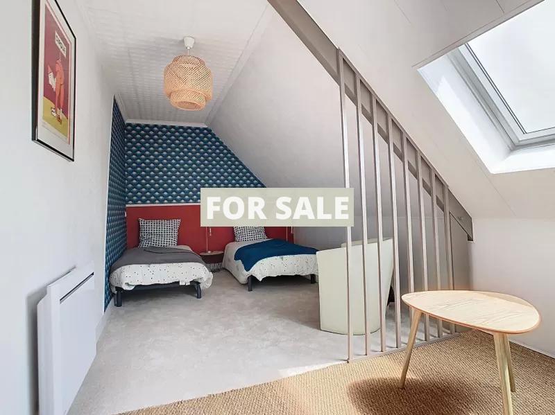 Detached House with Garden Close to the Coast