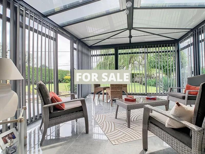 Detached House with Garden Close to the Coast