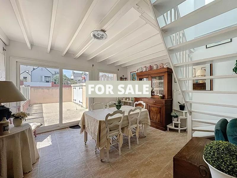 Detached House 50m from the Beech